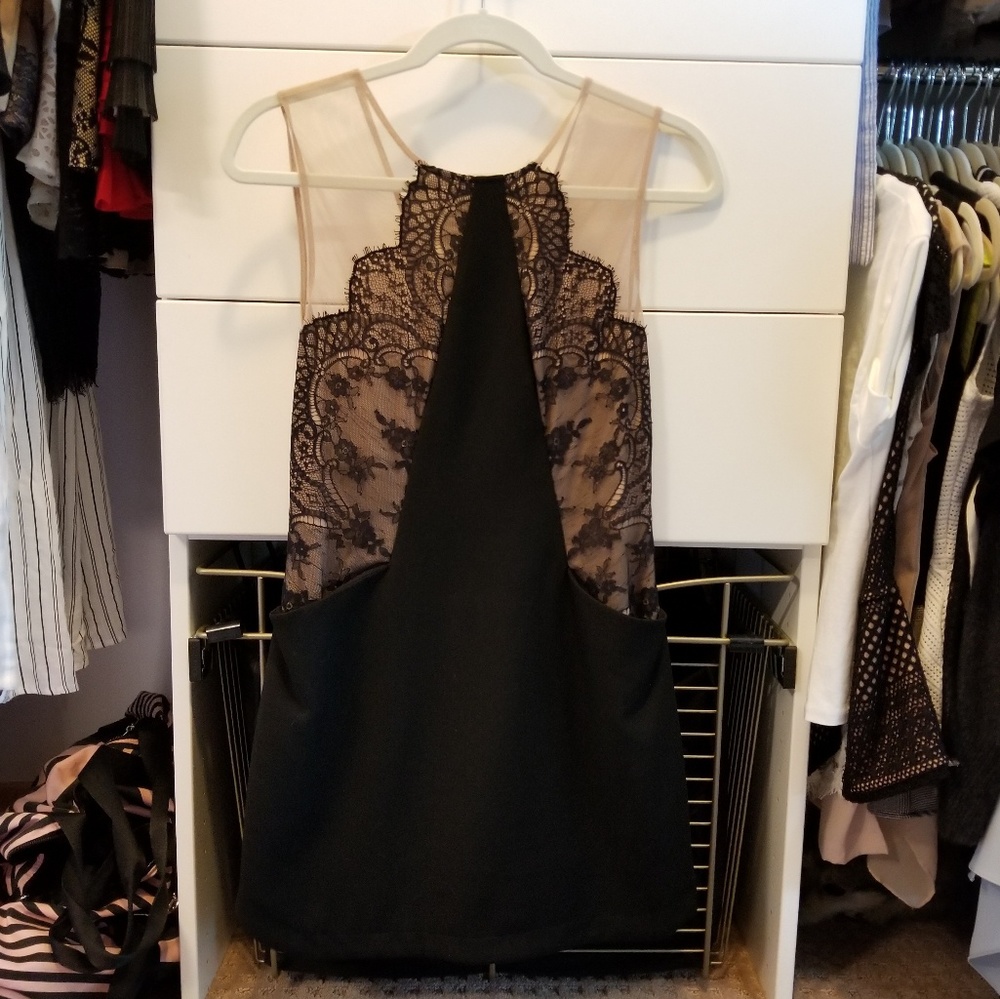Sleeveless dress